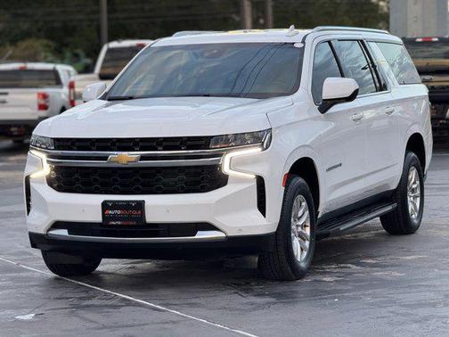 2023 Chevrolet Suburban LS