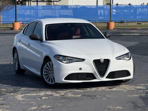 2020 Alfa Romeo Giulia Base