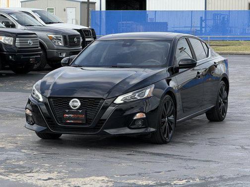 2022 Nissan Altima SR FWD