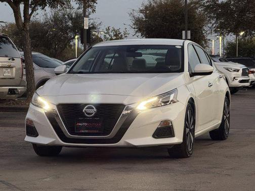 2022 Nissan Altima 2.5 SV