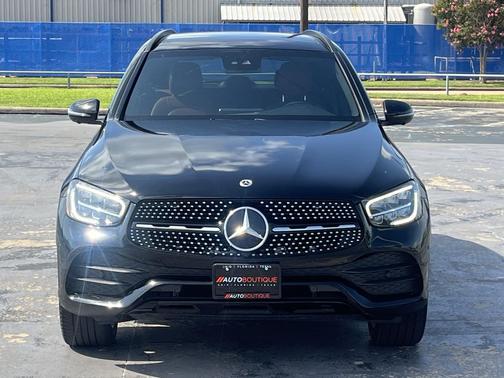Black 2022 Mercedes-Benz GLC 300 Base