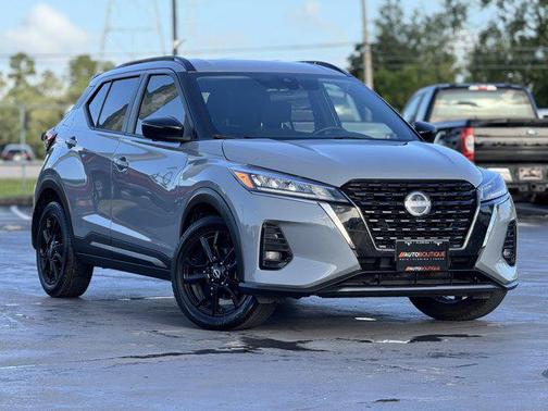 2022 Nissan Kicks SR
