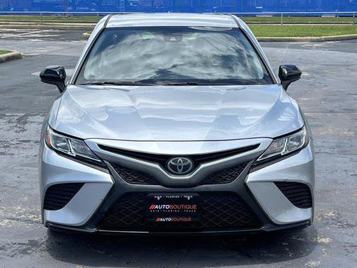 Celestial Silver Metallic 2020 Toyota Camry SE