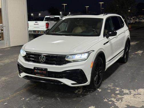 2022 Volkswagen Tiguan 2.0T SE R-Line Black