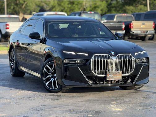 2025 BMW 740 i