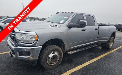 2023 RAM 3500 Tradesman Crew Cab 4x4 8' Box