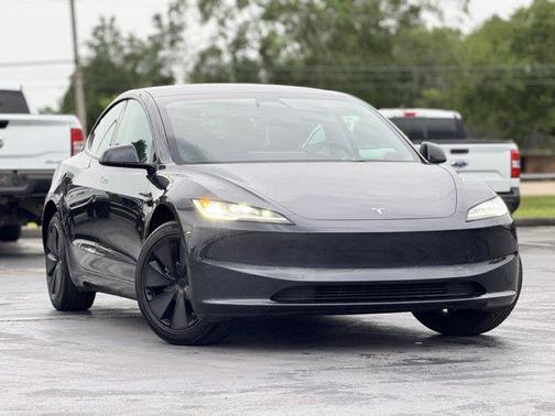 2025 Tesla Model 3 Long Range