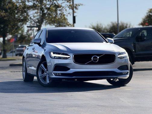 2018 Volvo S90 T5 Momentum