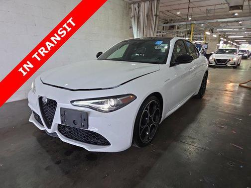 Alfa White 2023 Alfa Romeo Giulia Veloce RWD