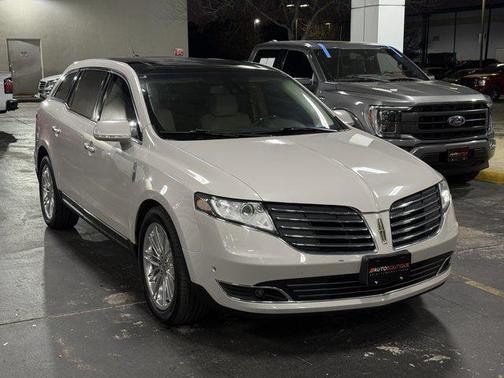 2019 Lincoln MKT Reserve