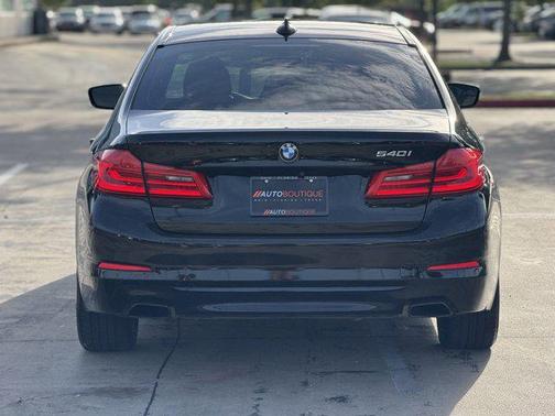 2020 BMW 540 540i