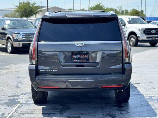 2018 Cadillac Escalade ESV Luxury