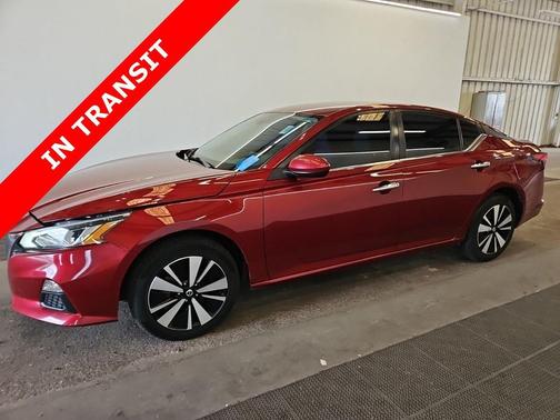 Scarlet Ember Tintcoat 2022 Nissan Altima 2.5 SV