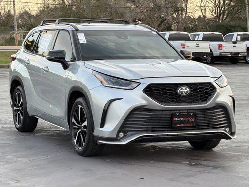 2022 Toyota Highlander XSE