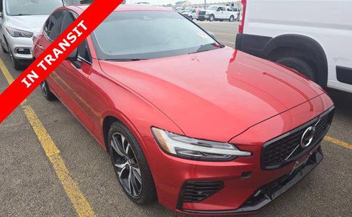 2022 Volvo S60 Recharge Plug-In Hybrid T8 R-Design Expression