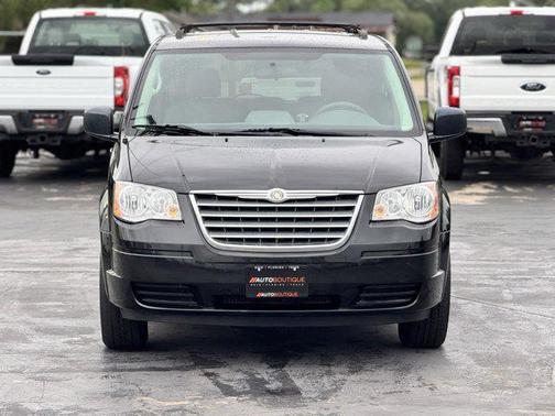 2009 Chrysler Town & Country LX