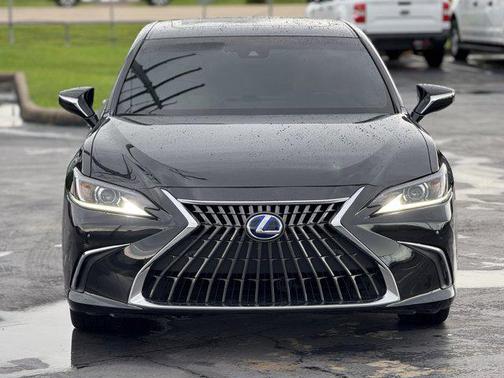 2024 Lexus ES 300h Base