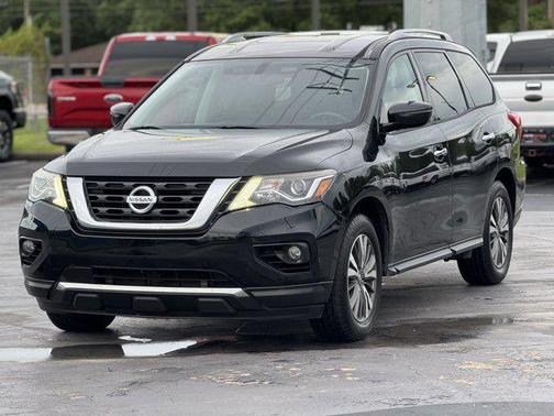 2017 Nissan Pathfinder SV