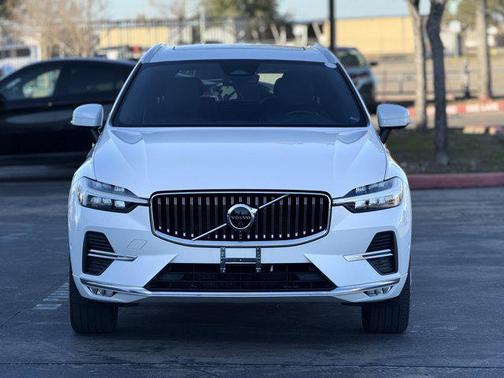 2023 Volvo XC60 B5 Plus Bright Theme