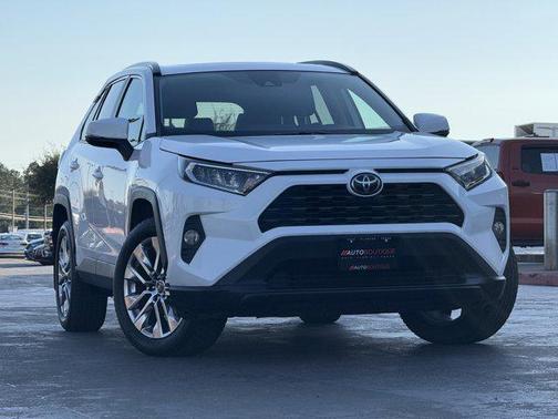 2020 Toyota RAV4 XLE Premium