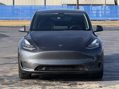 2022 Tesla Model Y Long Range Dual Motor All-Wheel Drive