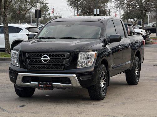 2021 Nissan Titan SV