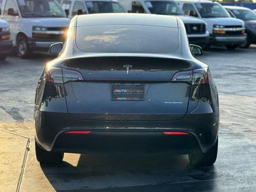 2024 Tesla Model Y Long Range Dual Motor All-Wheel Drive