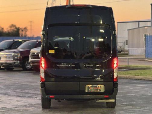 2023 Ford Transit-350 XLT