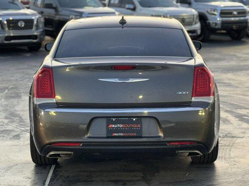 2019 Chrysler 300 Limited