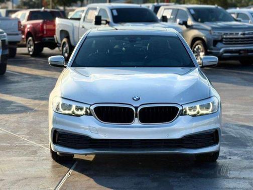2019 BMW 530 530i