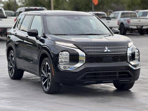 2024 Mitsubishi Outlander SE Black Edition S-AWC