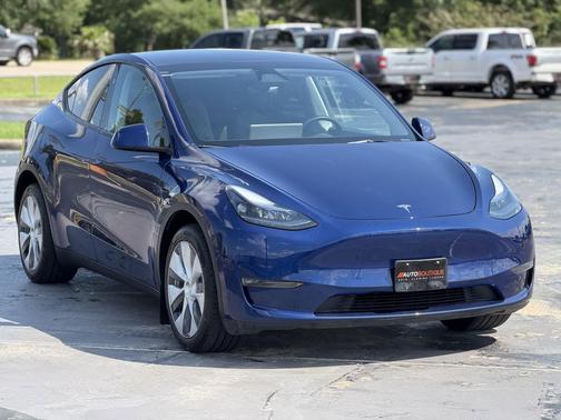 Deep Blue Metallic 2024 Tesla Model Y Long Range Dual Motor All-Wheel Drive