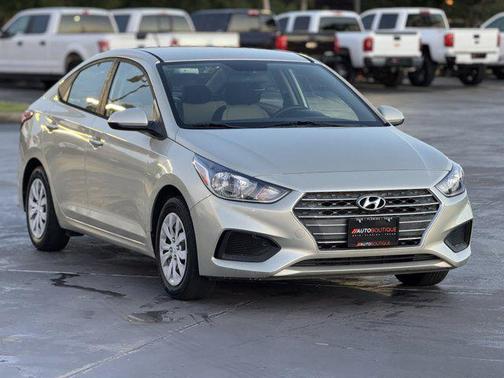 2019 Hyundai Accent SE