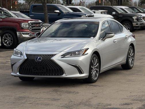 2020 Lexus ES 300h Base