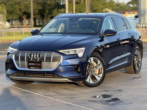 2021 Audi e-tron Premium Plus