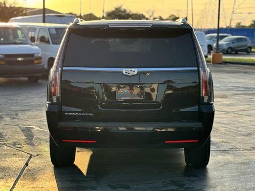 2020 Cadillac Escalade ESV Luxury