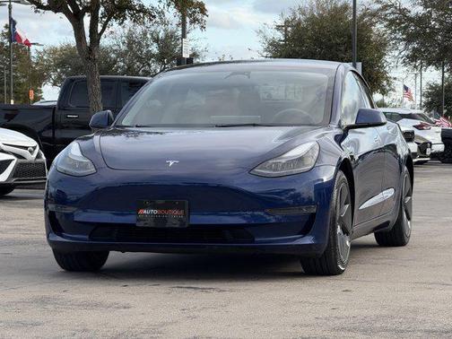 2022 Tesla Model 3 Standard Range