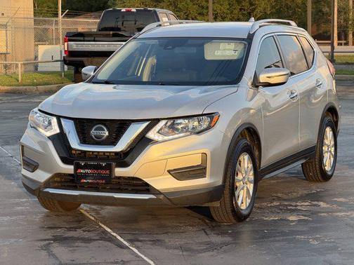 Brilliant Silver Metallic 2019 Nissan Rogue SV