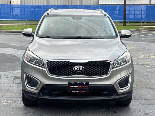 Titanium Silver 2017 Kia Sorento LX