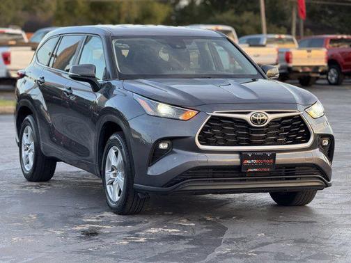 2023 Toyota Highlander LE