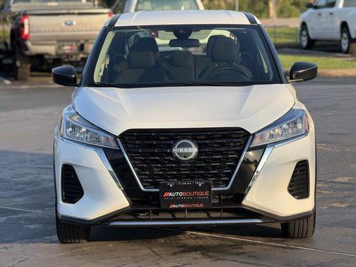 2023 Nissan Kicks S