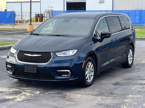 Fathom Blue Pearlcoat 2025 Chrysler Pacifica L