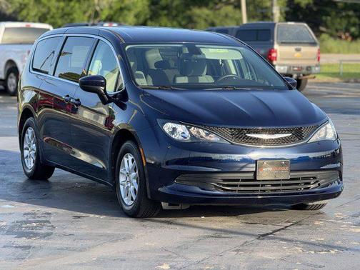 2020 Chrysler Voyager LX