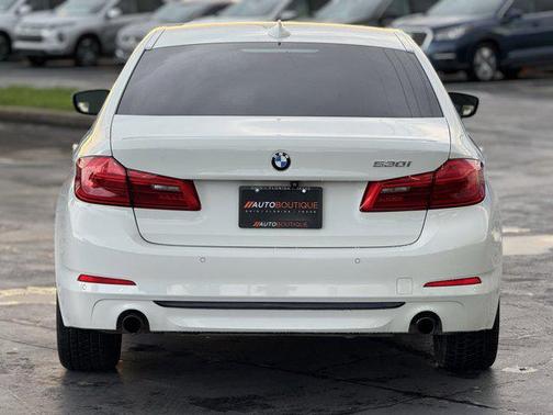 2018 BMW 530 530i