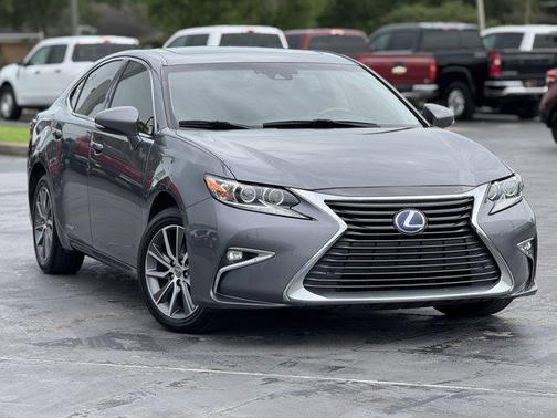 2017 Lexus ES 300h Base