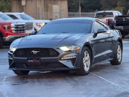 2020 Ford Mustang EcoBoost