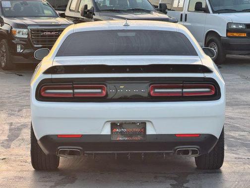 2016 Dodge Challenger SXT