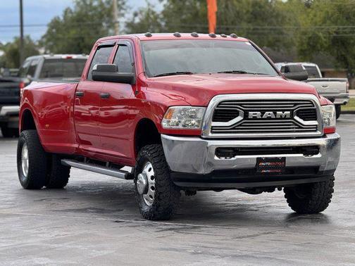 2017 RAM 3500 Tradesman Crew Cab 4x4 8' Box