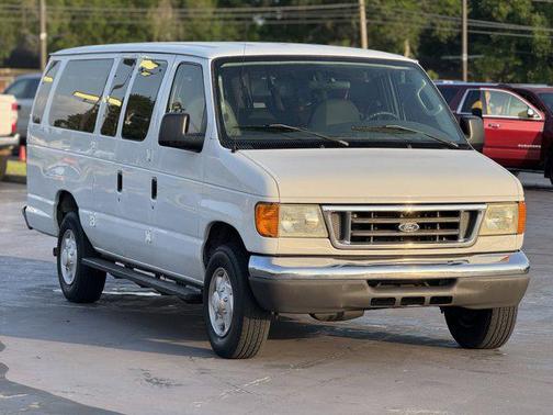2006 Ford E350 Super Duty XL Wagon