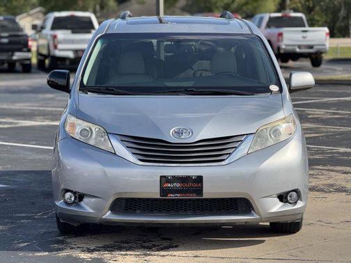 2016 Toyota Sienna XLE
